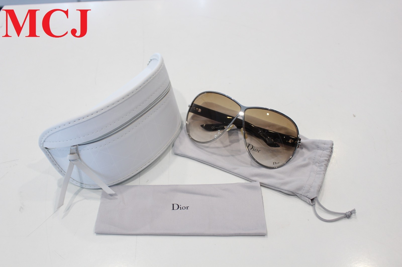 Excellent Condition - Christian Dior Logo 1 DTFYP 72-03 120