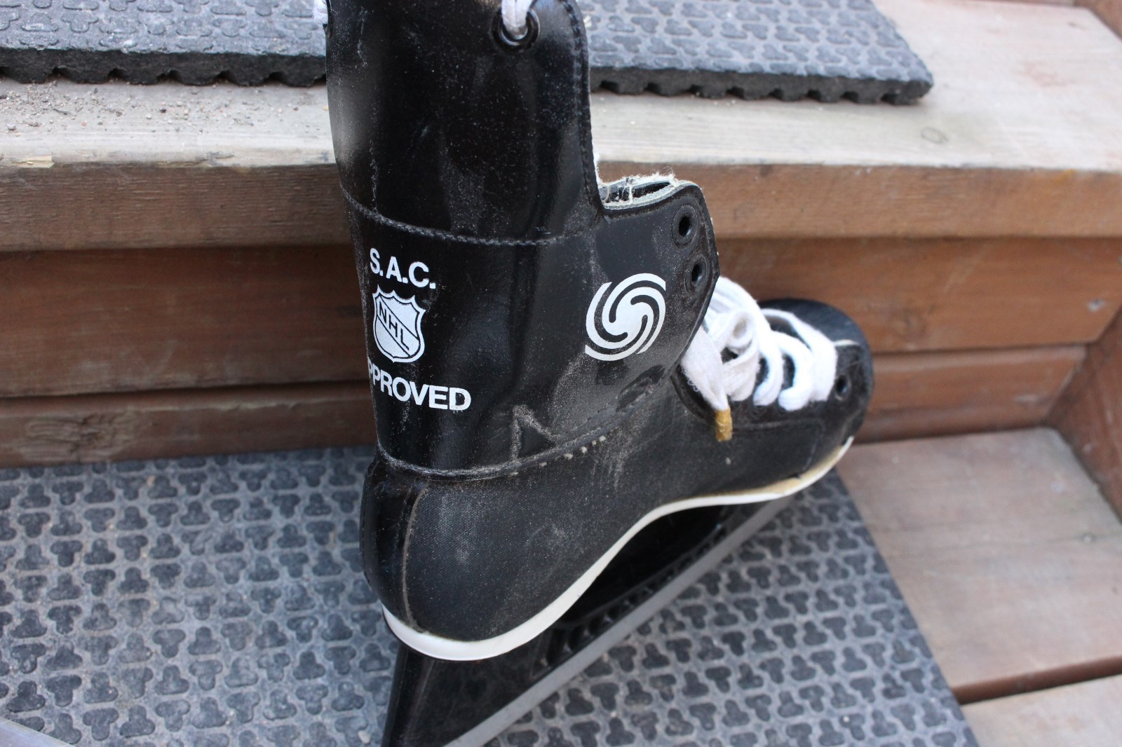 Vintage Kids Bauer Hockey Skates With Box NHL Approved Sears Ice Skating