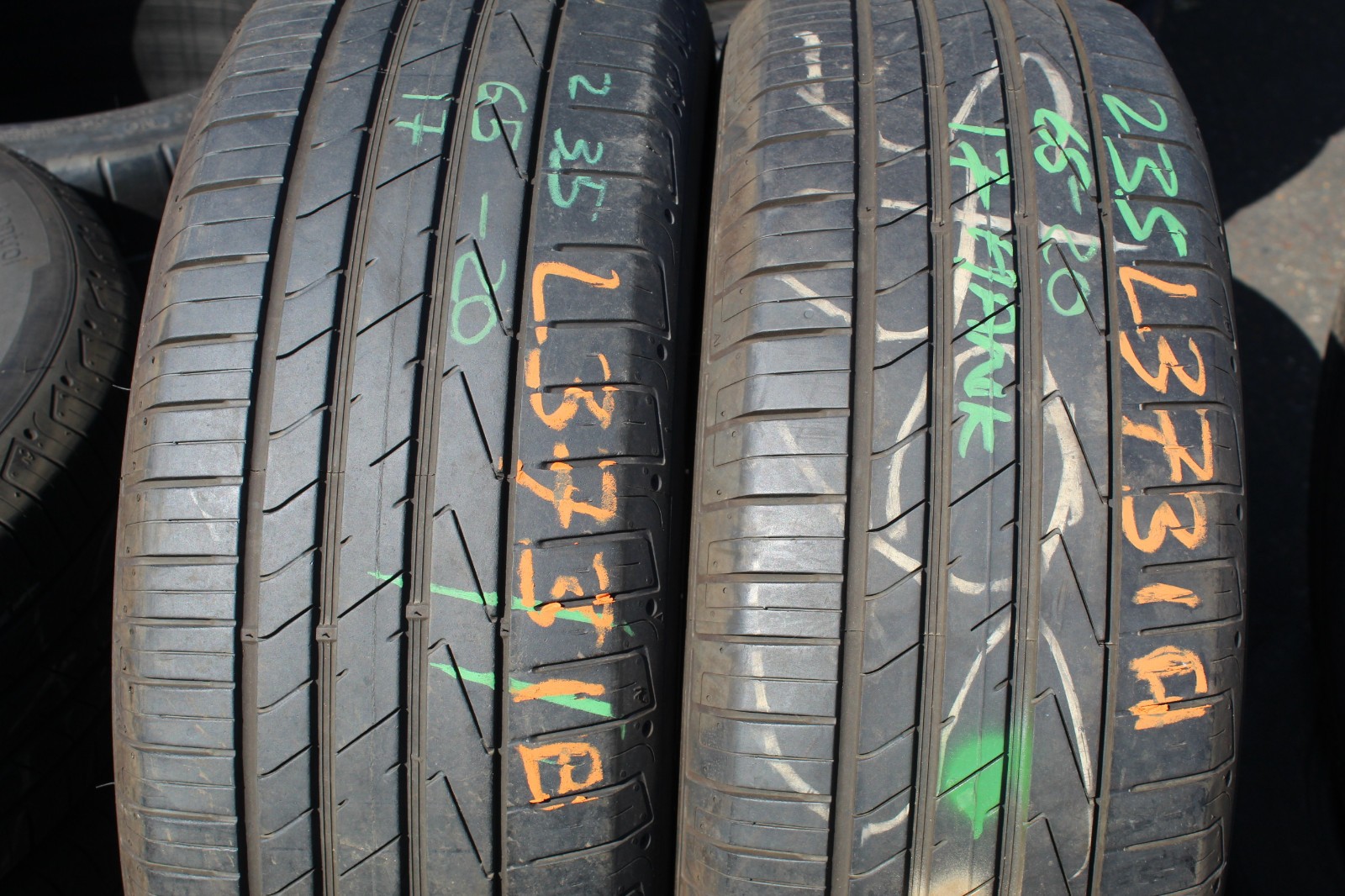 235 65 17 Hankook, Ventus S1 Evo 2 SUV, AO 104W x2 A Pair 6.0mm (F1_tyres) L3731