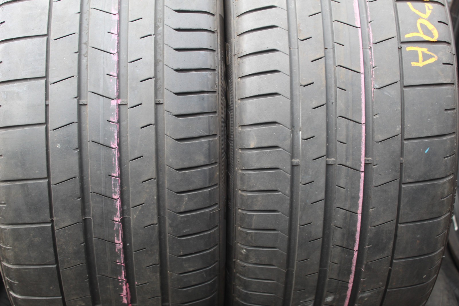 265 35 20 Pirelli, P Zero, N1, 95Y, x2 A Pair 5.5mm (F1_tyres) L3609