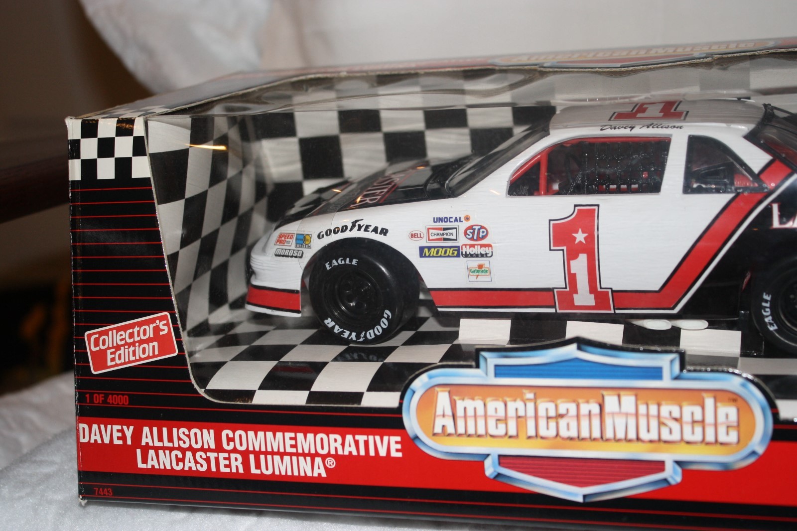 DAVEY ALLISON COMMEMORATIVE LANCASTER LUMINA #1 ERTL 1/18 DIECAST STOCK CAR