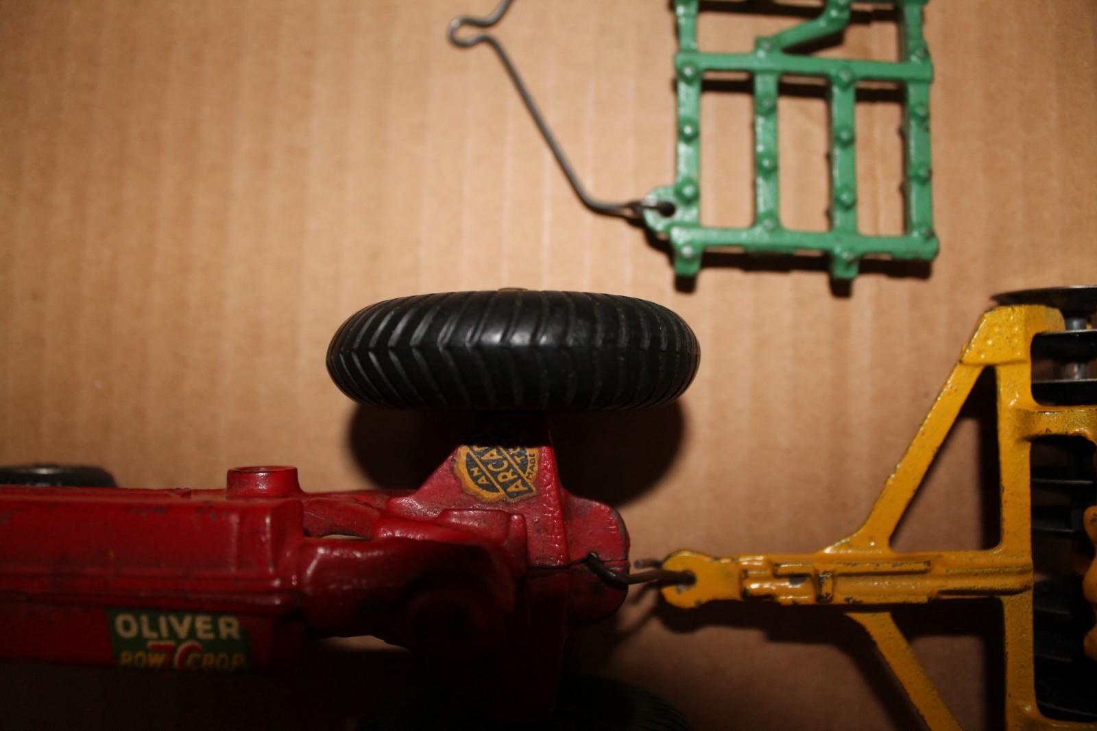EARLY 1900'S ARCADE MFG CO OLIVER ROW CROP TRACTOR HARROW & RAKE LABELS & PAINT