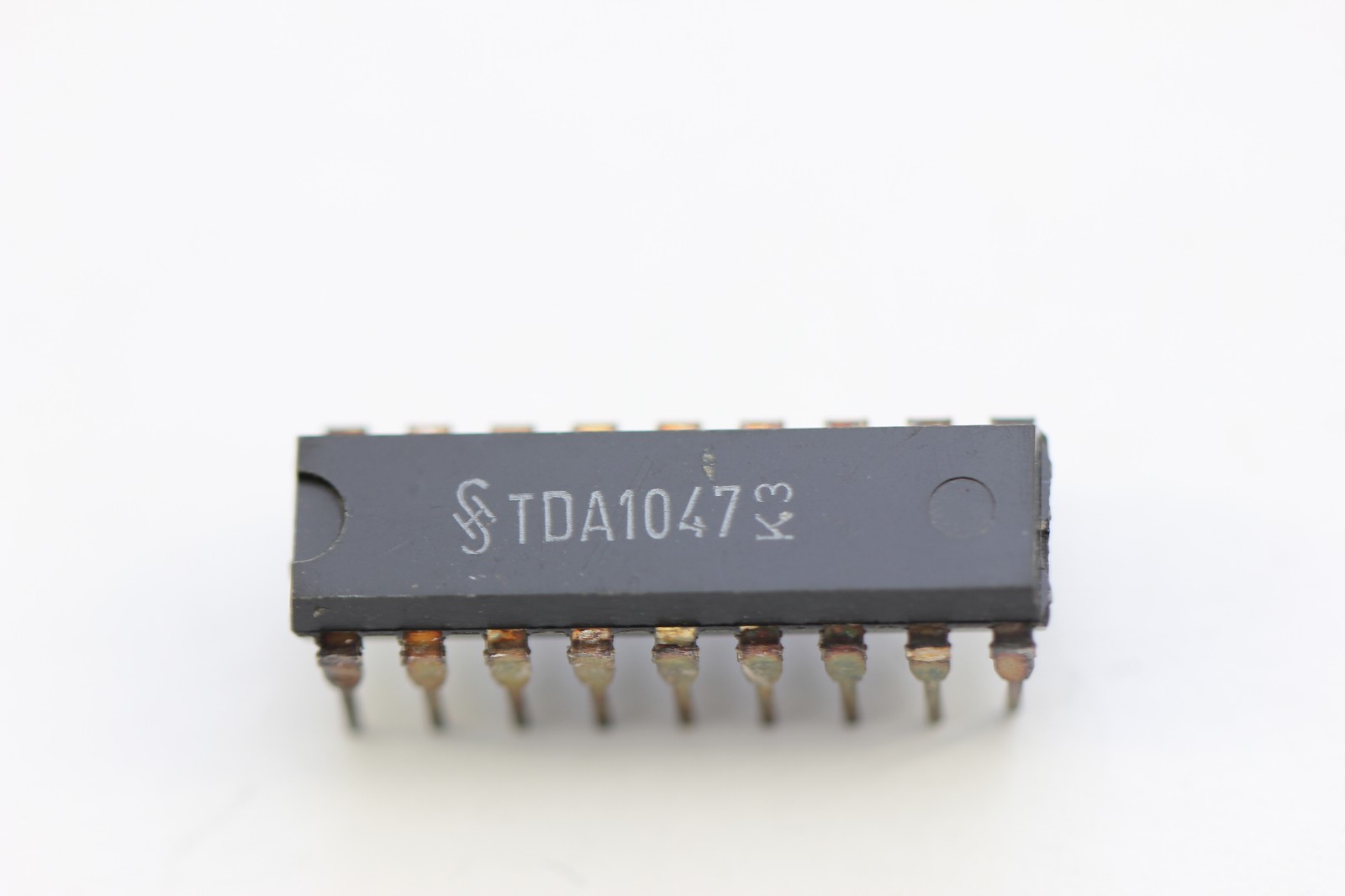 IC−DPR3 TDA1047 SIEMENS INTEGRATED CIRCUIT NOS ( New Old Stock )1PC