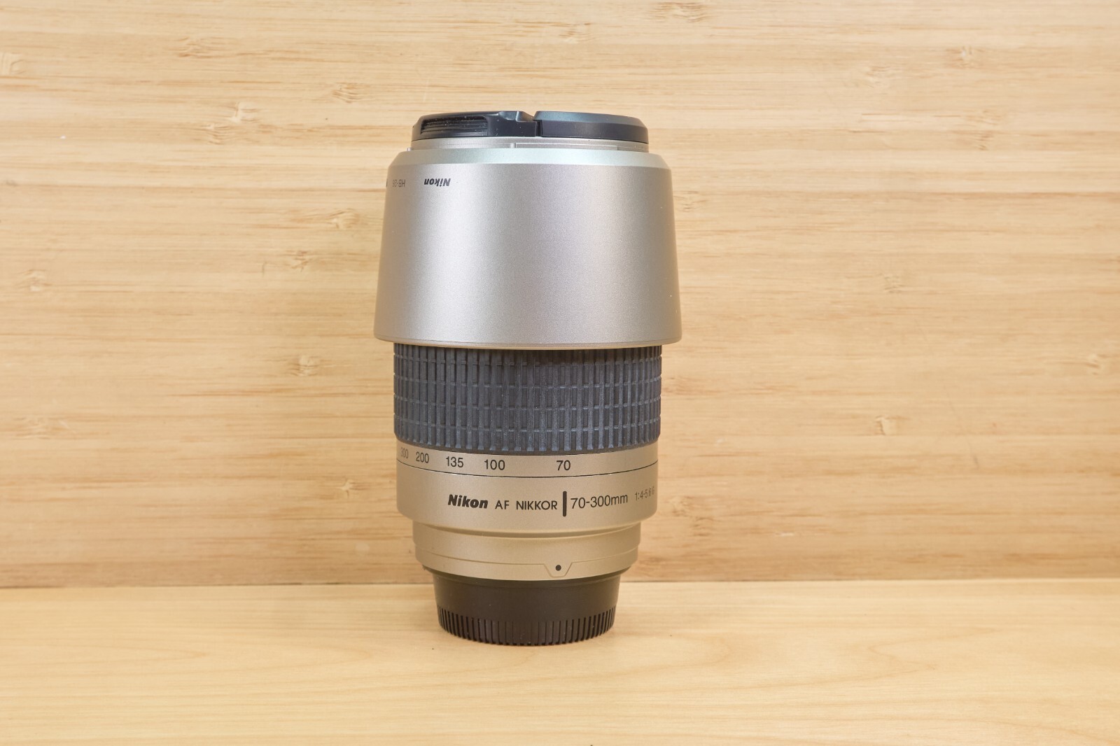 Nikon AF NIKKOR 70-300mm 1:4-5.6 G Zoom Lens, with Lens Hood