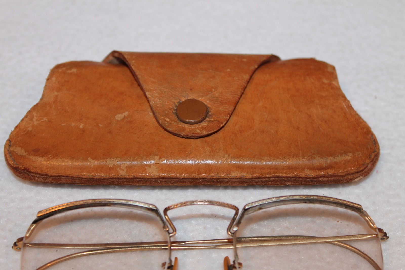 ANTIQUE VINTAGE 12K GOLD EYEGLASSES WRAP AROUND EYEGLASSES WITH CASE
