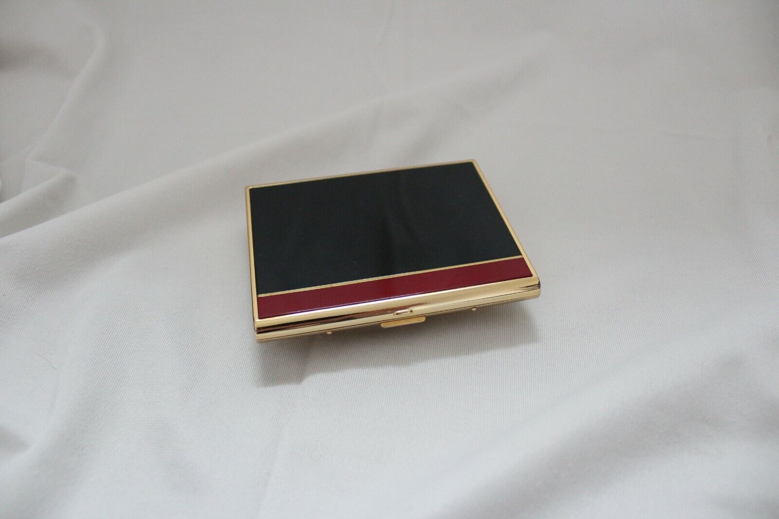 Zigaretten Etui Schwarz Rot Gold