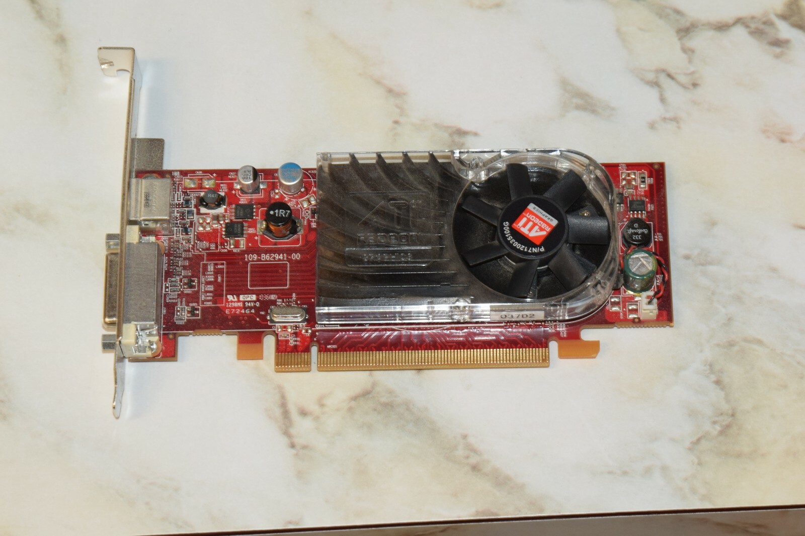 Dell ATI Radeon HD 3450 PCI Express x16 Full Height Video Card 256MB (No Adapter