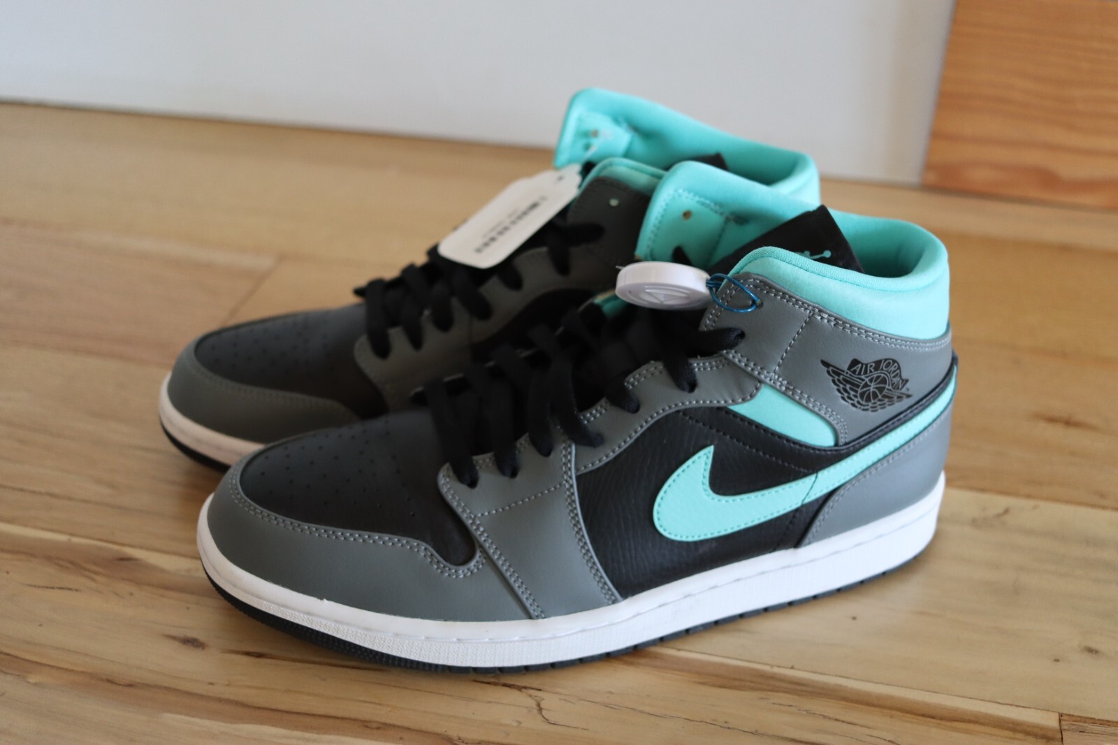 grey and aqua jordans