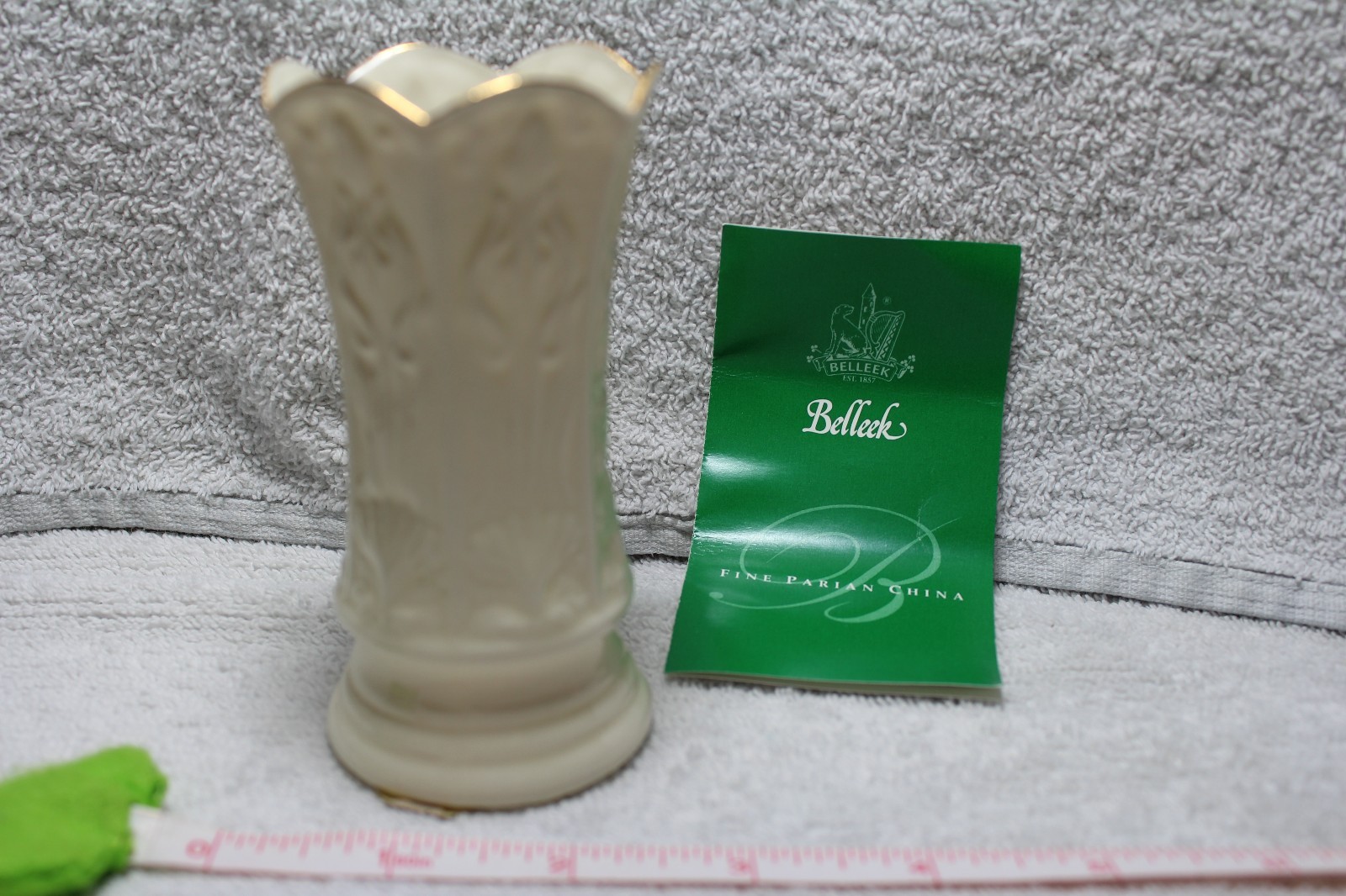 BELLEEK SMALL VASE (FINE PARIAN CHINA)