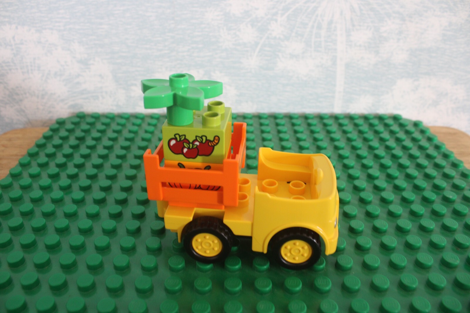 Duplo pumpkin shop