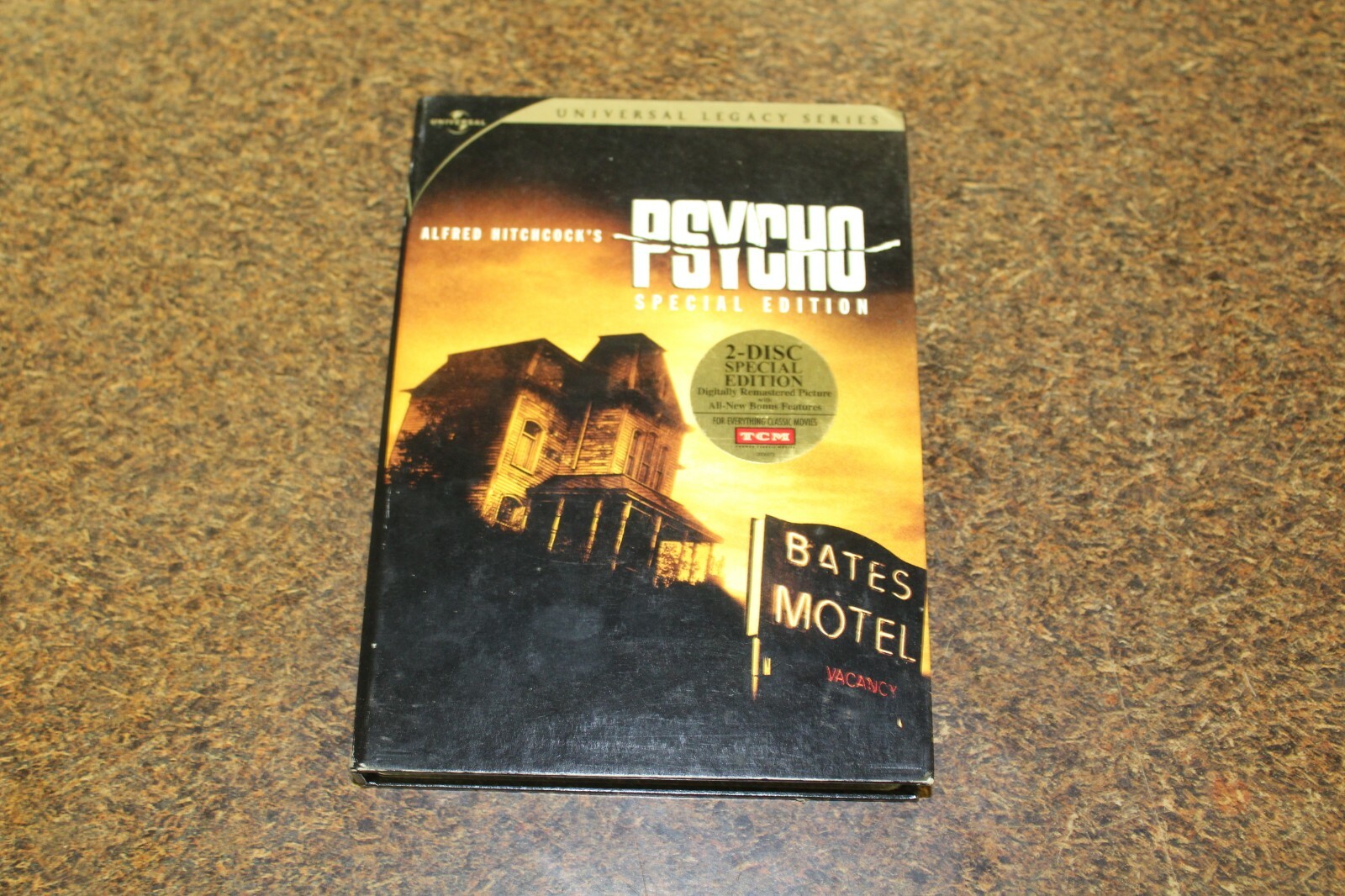 Alfred Hitchcock's Psycho: Universal Legacy Series Special Edition