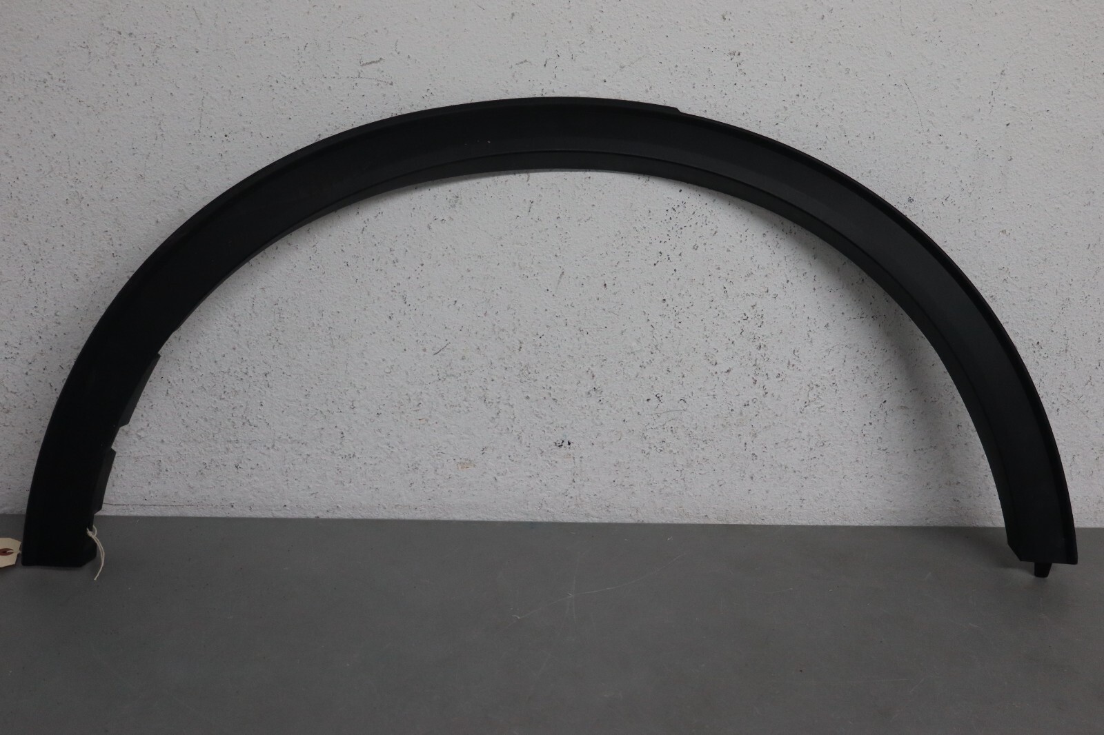 2020 2022 FORD ESCAPE RIGHT SIDE REAR WHEEL OPENING MOLDING
