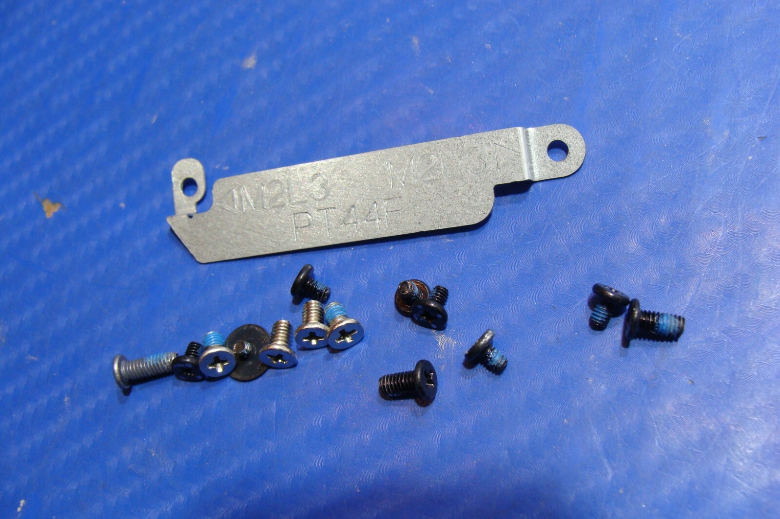 Dell Inspiron 11-3147 11.6" OEM Screw Set for Repair w/Mounting Bracket PT44F