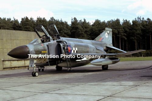 RAF 43 Squadron McDonnell F-4K Phantom FG.1 XV577/M (1974) Photograph