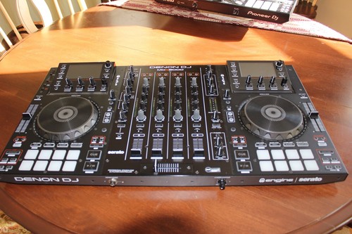 Denon MCX8000 DJ Controller With Odyssey Flight Case