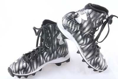 boys size 2 football cleats