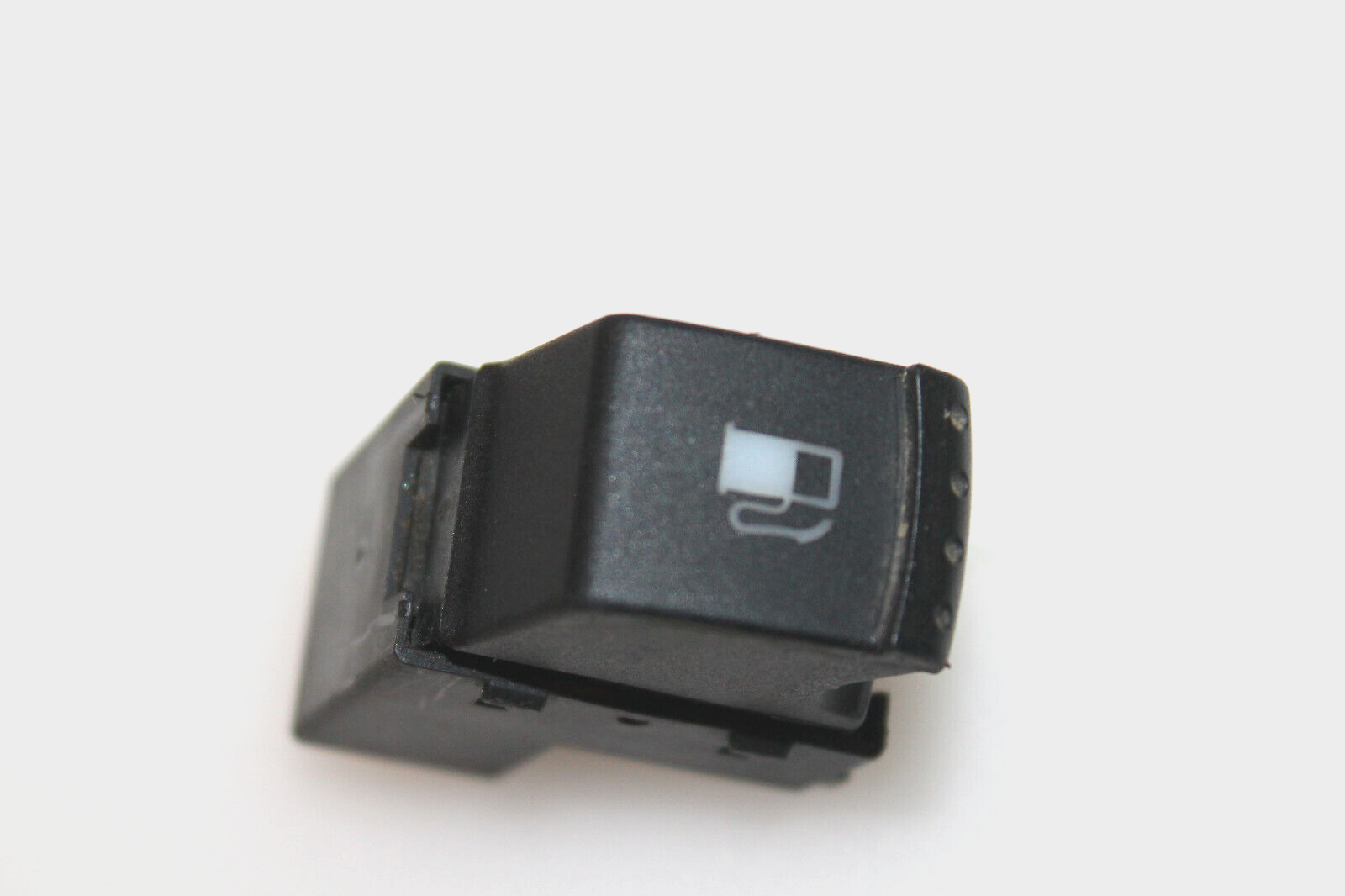 Fuel Gas Door Release Pop Switch 99-05 VW Jetta Golf MK4