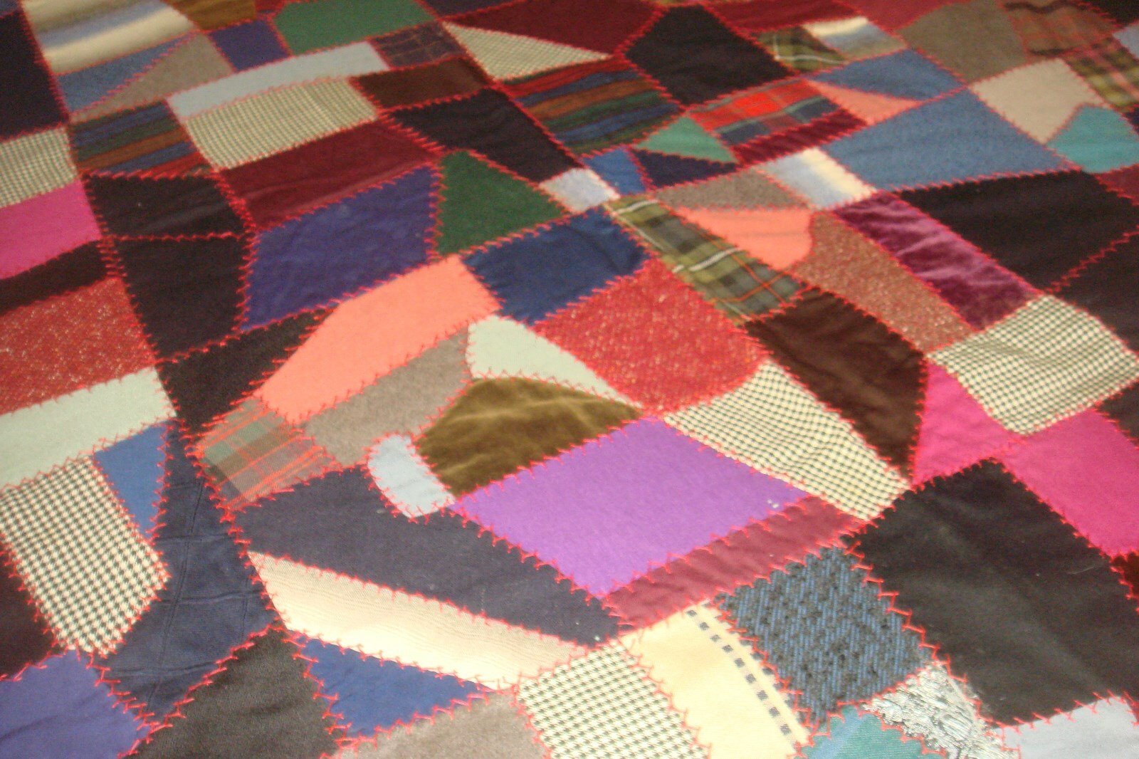 VINTAGE CRAZY ANTIQUE QUILT DATED 1912-1934