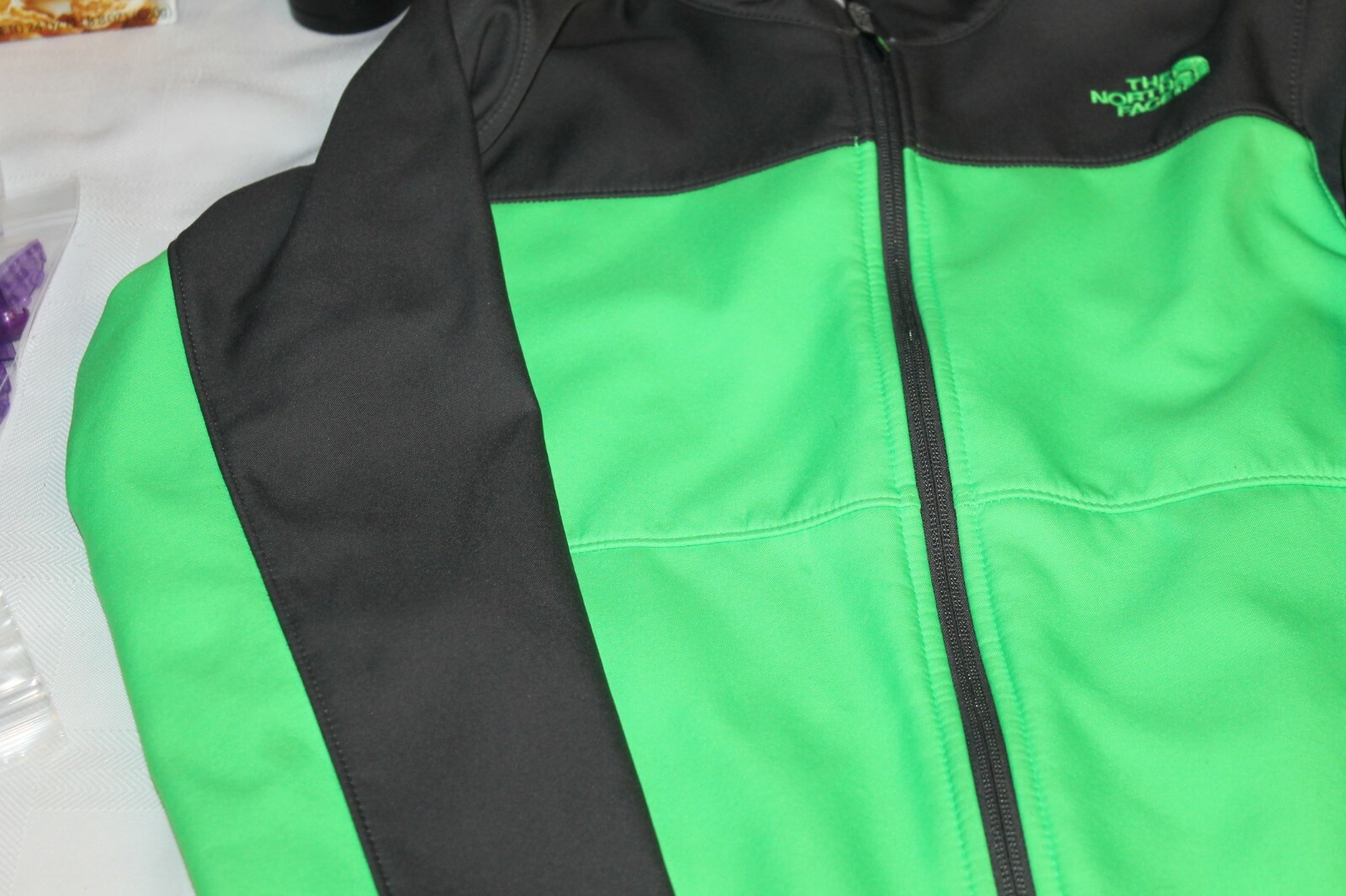 The North Face Windwall Jacket Youth Size Medium (10-12)