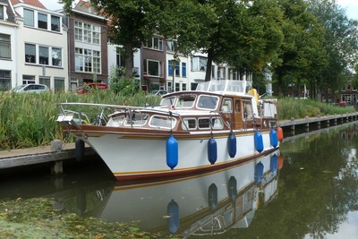 Classic Canal Motor Cruiser with Mooring Located in France