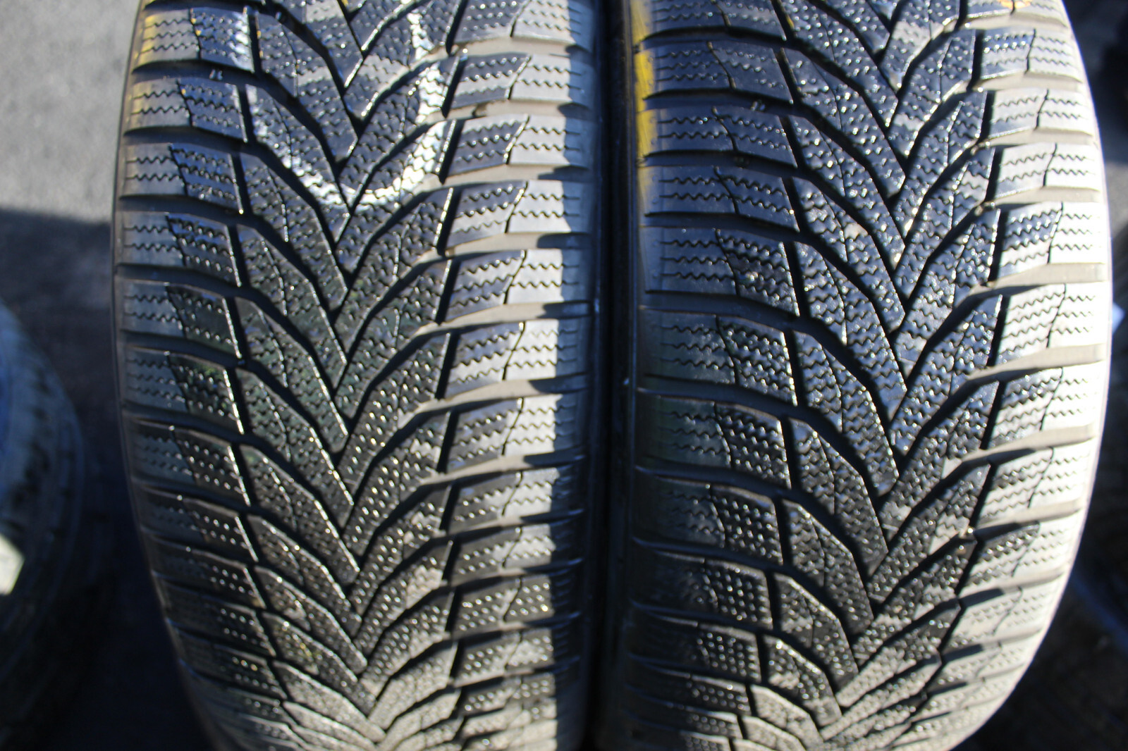 215 40 18 Nexen, Winter, XL, M+S, 89V, x2 A Pair, 7mm (f1_tyres) FO L342