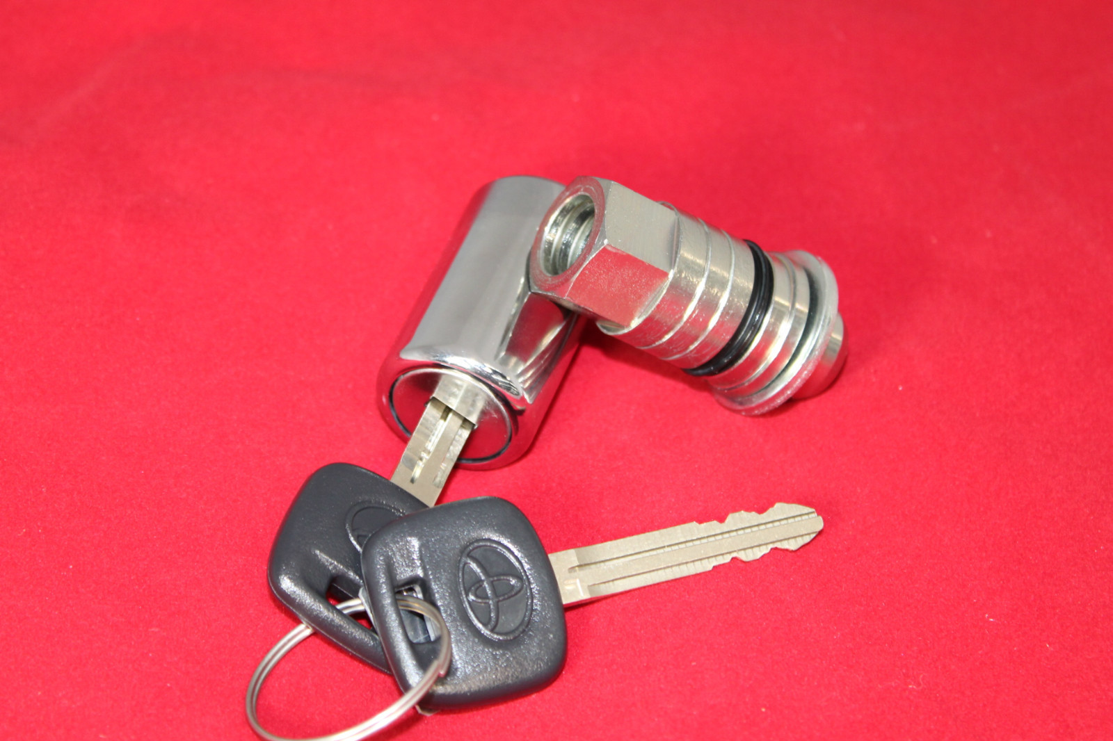 TOYOTA SPARE WHEEL LOCK & KEY PRADO RAV4 SUV 4WD NEW GENUINE 6905960220