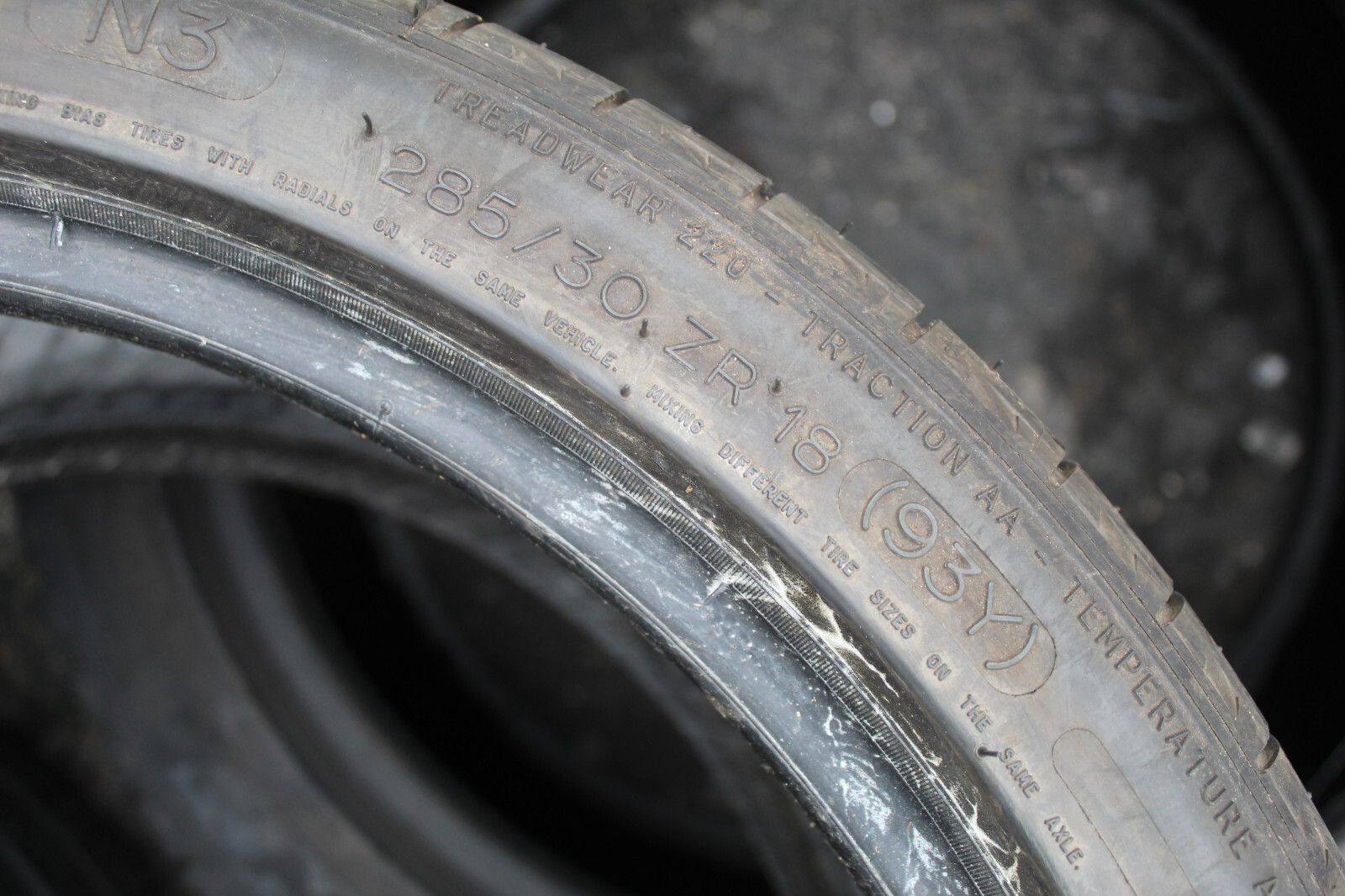 285 30 18 Michelin, Pilot Sport PS2, N3, 93Y, x2 A Pair 5.8mm (F1_tyres) L2516