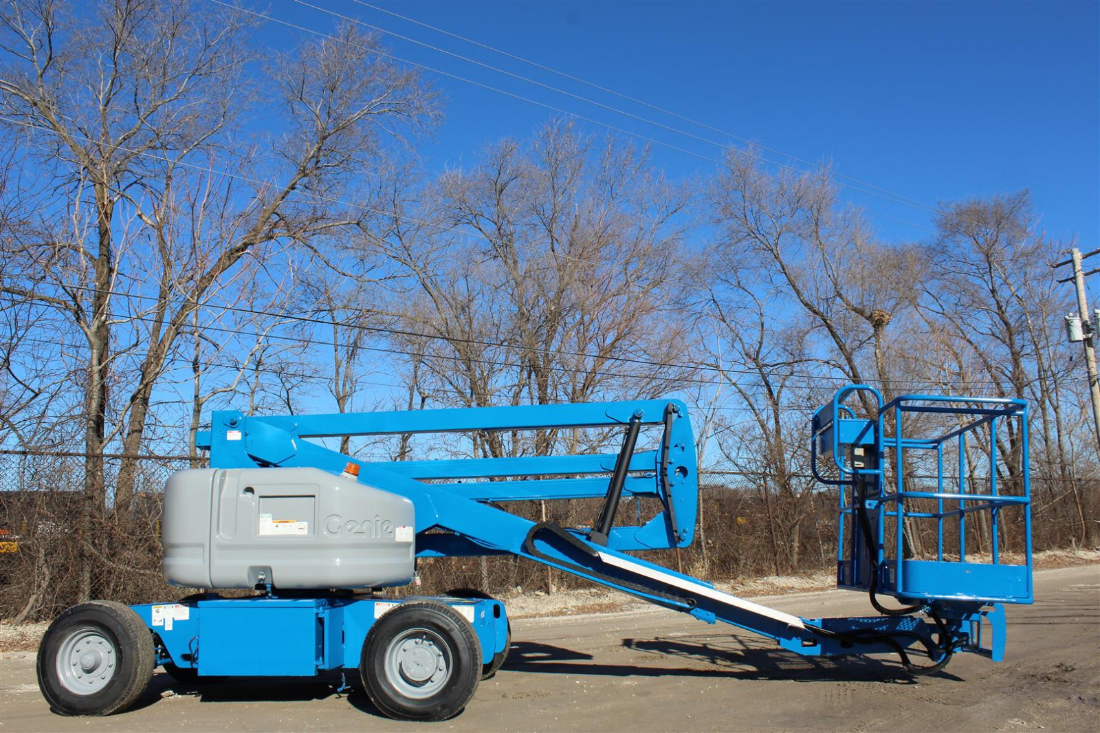 2007 GENIE Z45/25 DC ELECTRIC ARTICULATING BOOM LIFTAERIAL LIFT 500LB CAPACITY