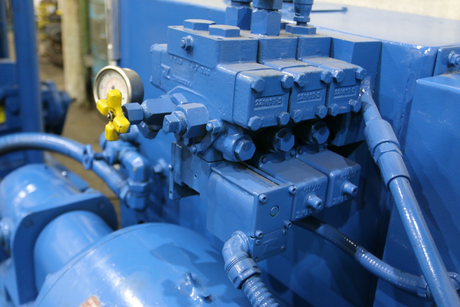 150 TON WHITNEY MODEL #765 HYDRAULIC ANGLE SHEAR: YODER #65195