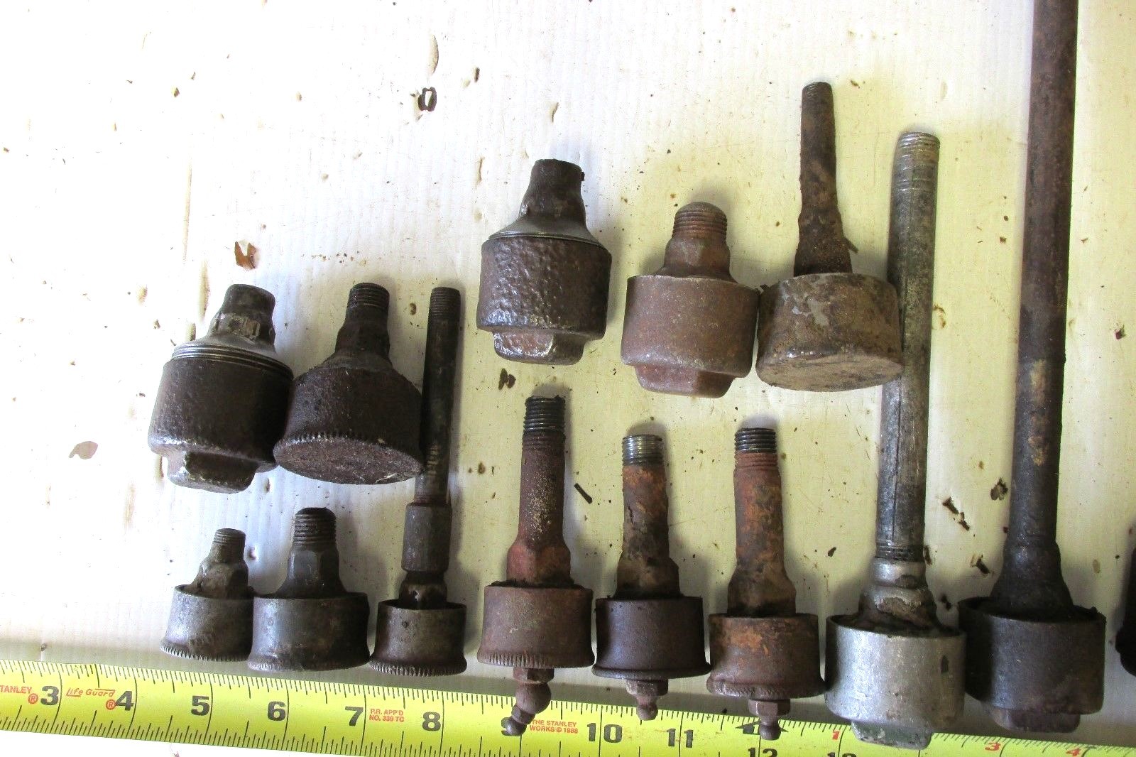 14 OLD FARM TRACTOR & MACHINE & GAS ENGINE  GREASE CUP OILER 2 IHC