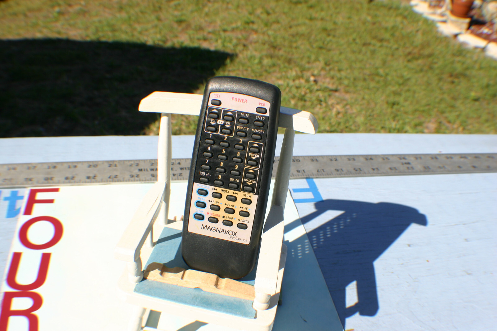 MAGNAVOX  REMOTE - MODEL LP20049-005 -  VCR - TESTED