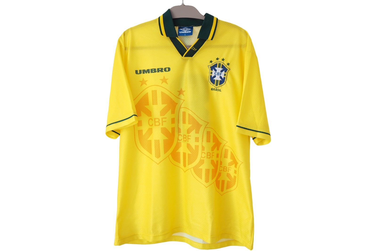 ウェア BRAZIL - 1994 () I'm told this is a Brazilian version of Brazil's 1994 Jersey