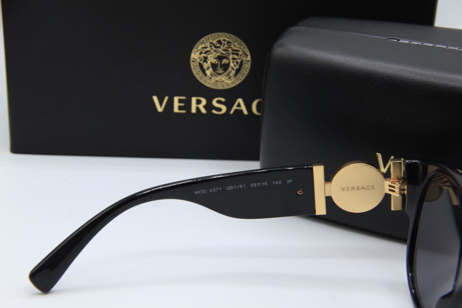 Pre-owned Versace Mod. 4371 Gb1/81 Black Polarize Polarized Authentic Sunglasses 58-16 In Gray