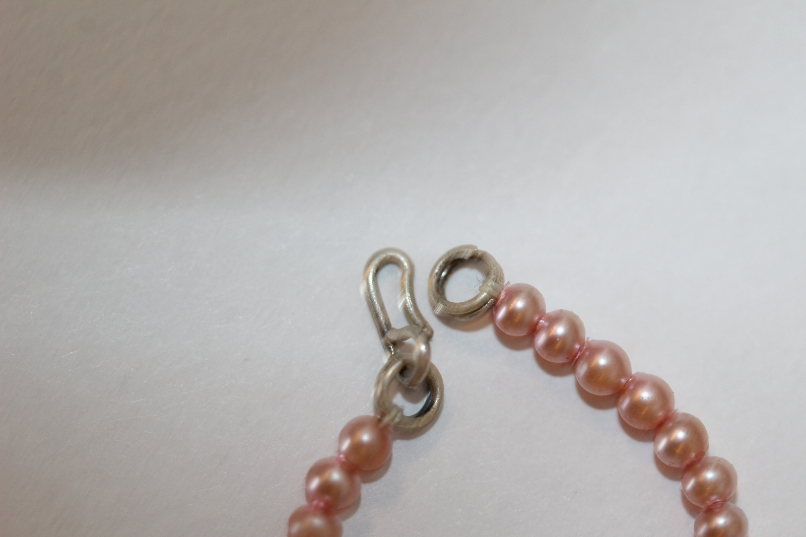 VINTAGE BARBIE 1959-65 PINK GRADUATED PEARL NECKLACE TO 3 MATTEL OUTFITS LISTED