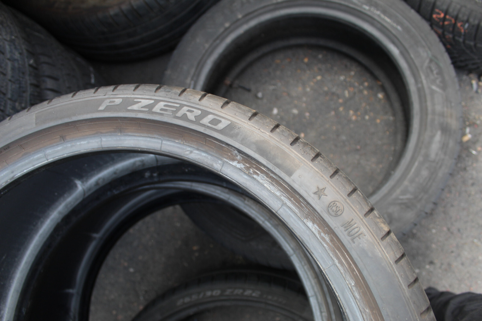 275 30 20 Pirelli, RunFlat, XL, MOE, 97Y, x2 A Pair 6.0mm (F1_tyres) L2630