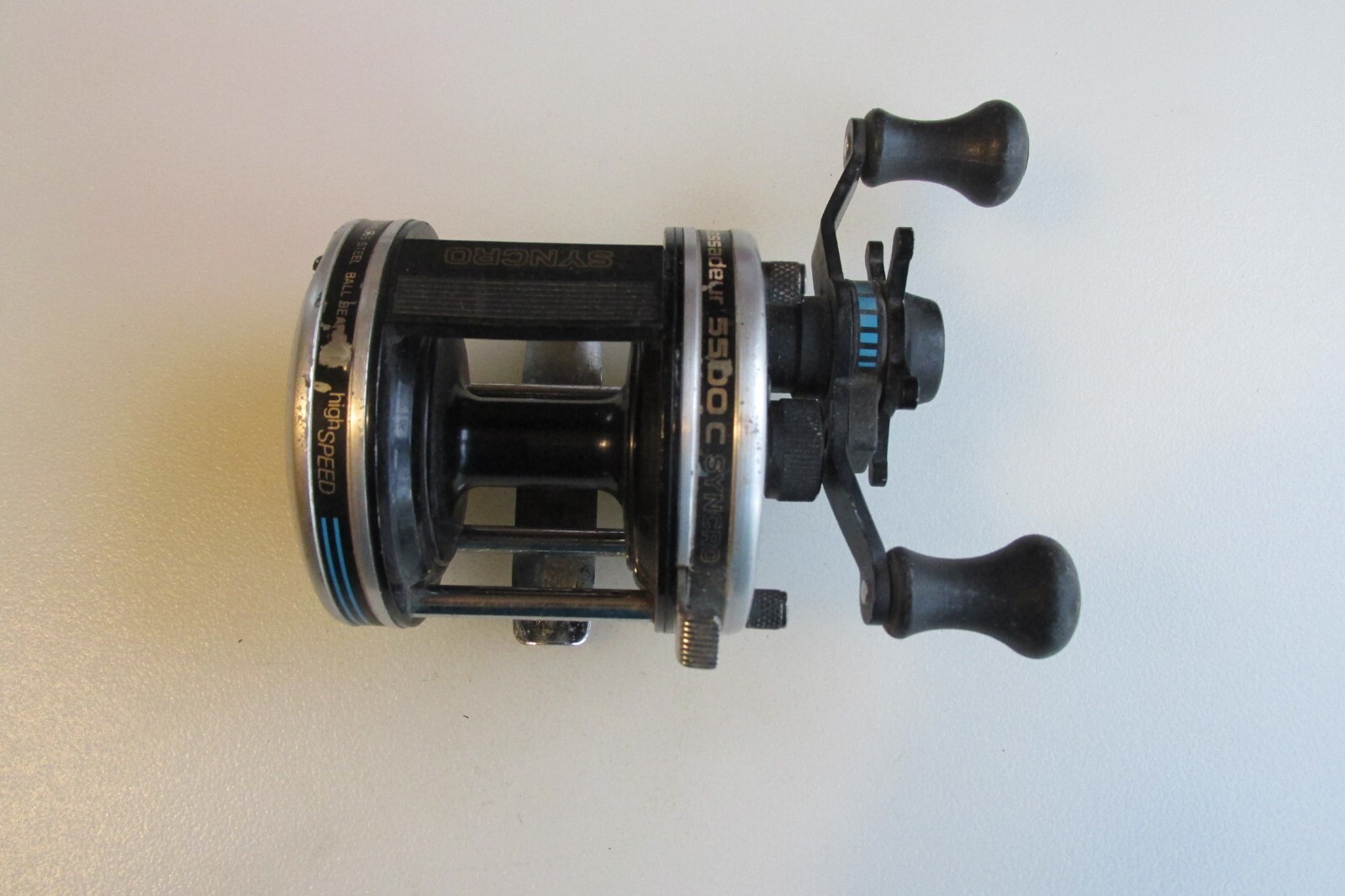 Abu Garcia Ambassadeur 5500C Syncro Baitcast Reel Good