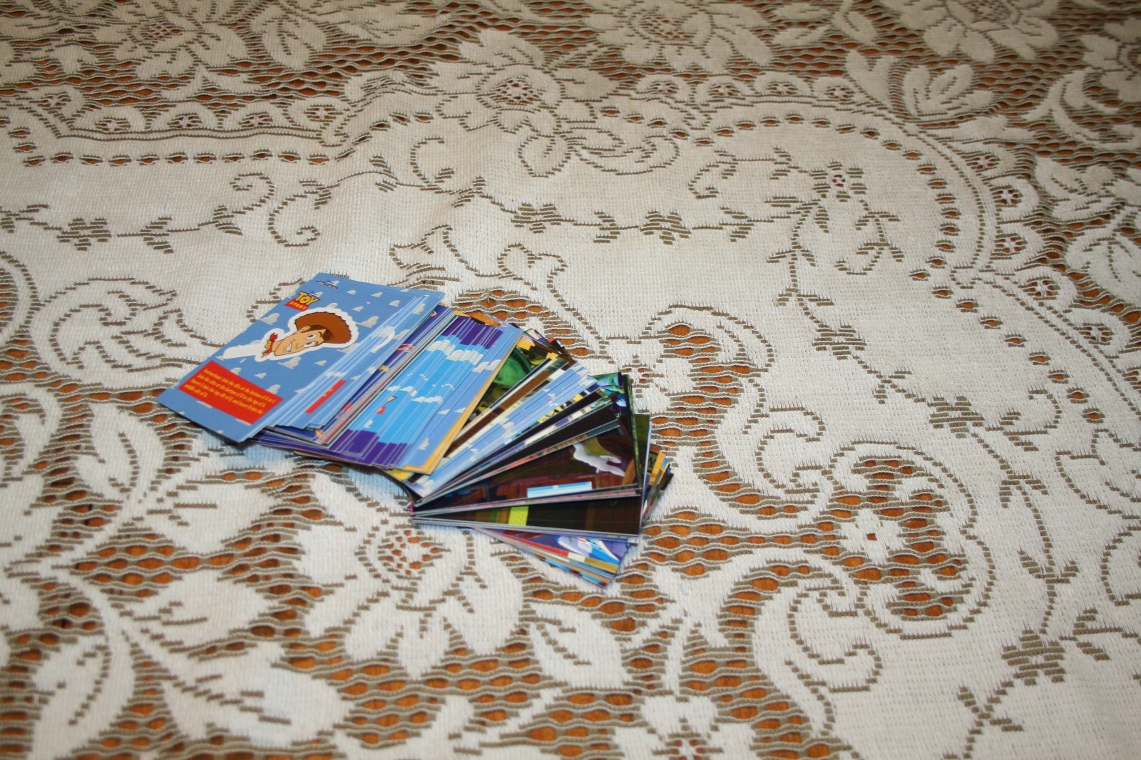 WALT DISNEY TOY STORY 1995 SKYBOX TRADING CARDS 86 cards in plastic collector bx