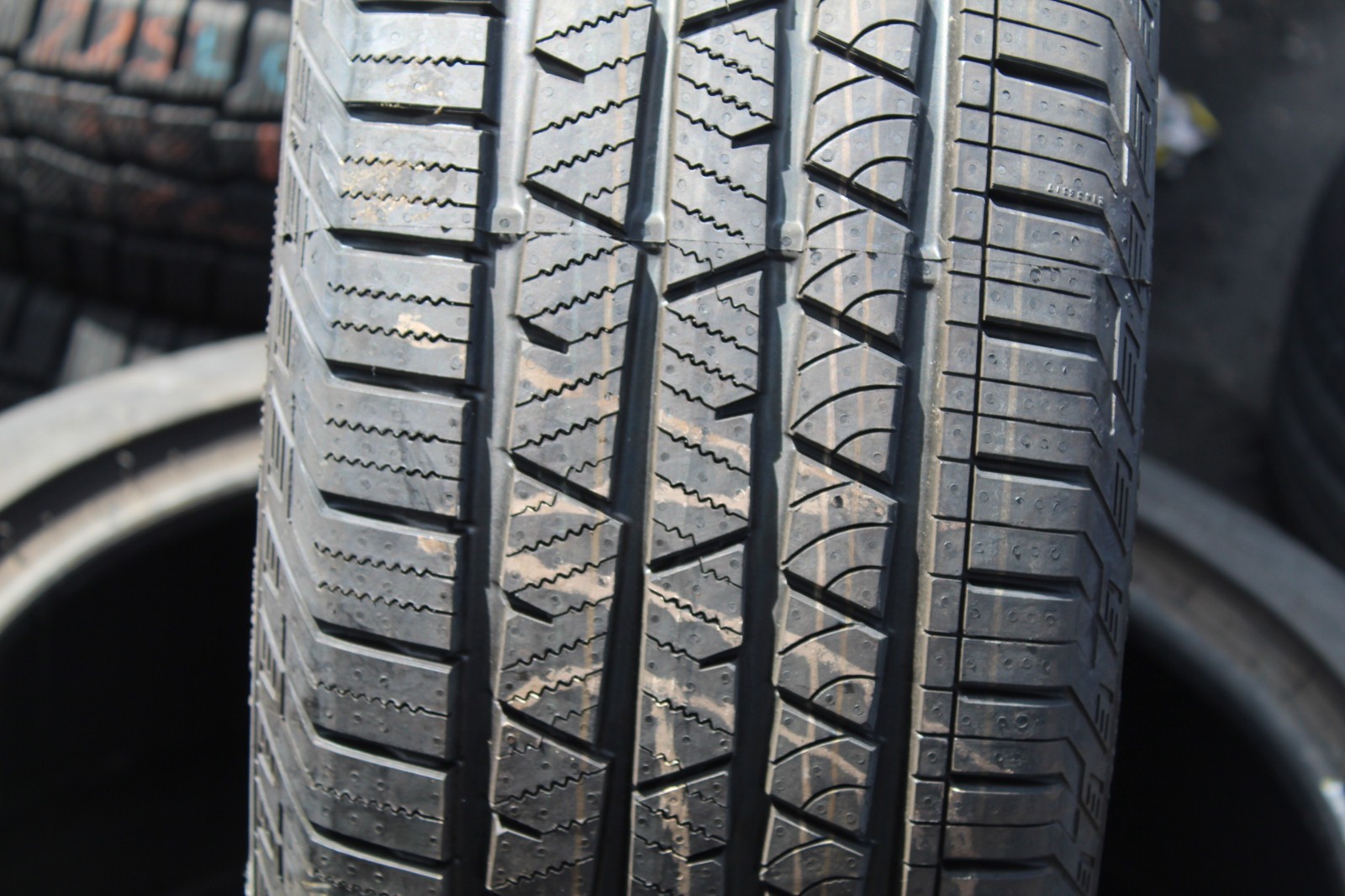 New 235 50 18 Continental, M+S, 97V, x1 Single Tyre (F1_tyres) L3584