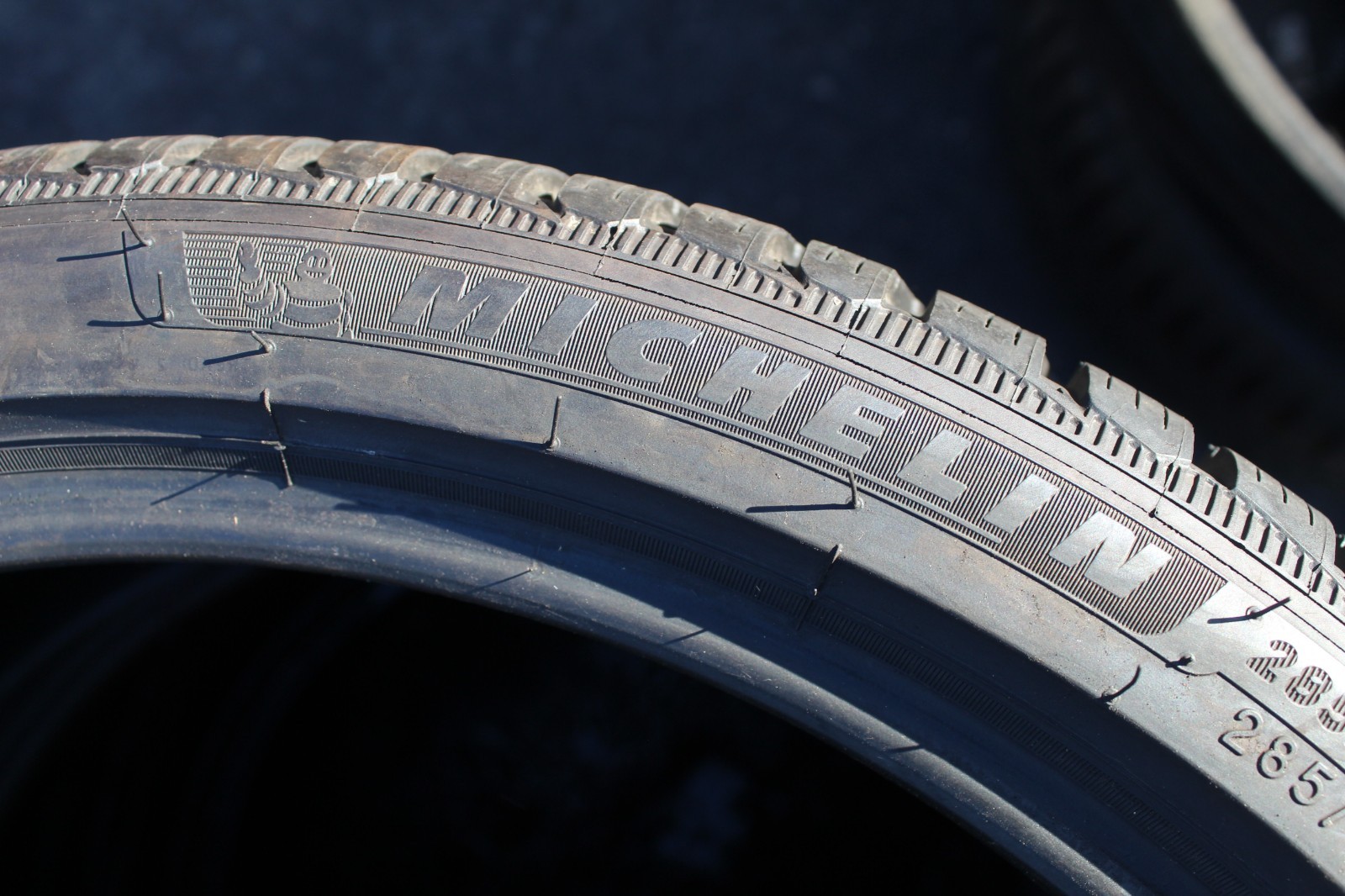 285 30 20 Michelin, Winter, XL, M+S, 99V, x2 A Pair 6.5mm (F1_tyres) L3848