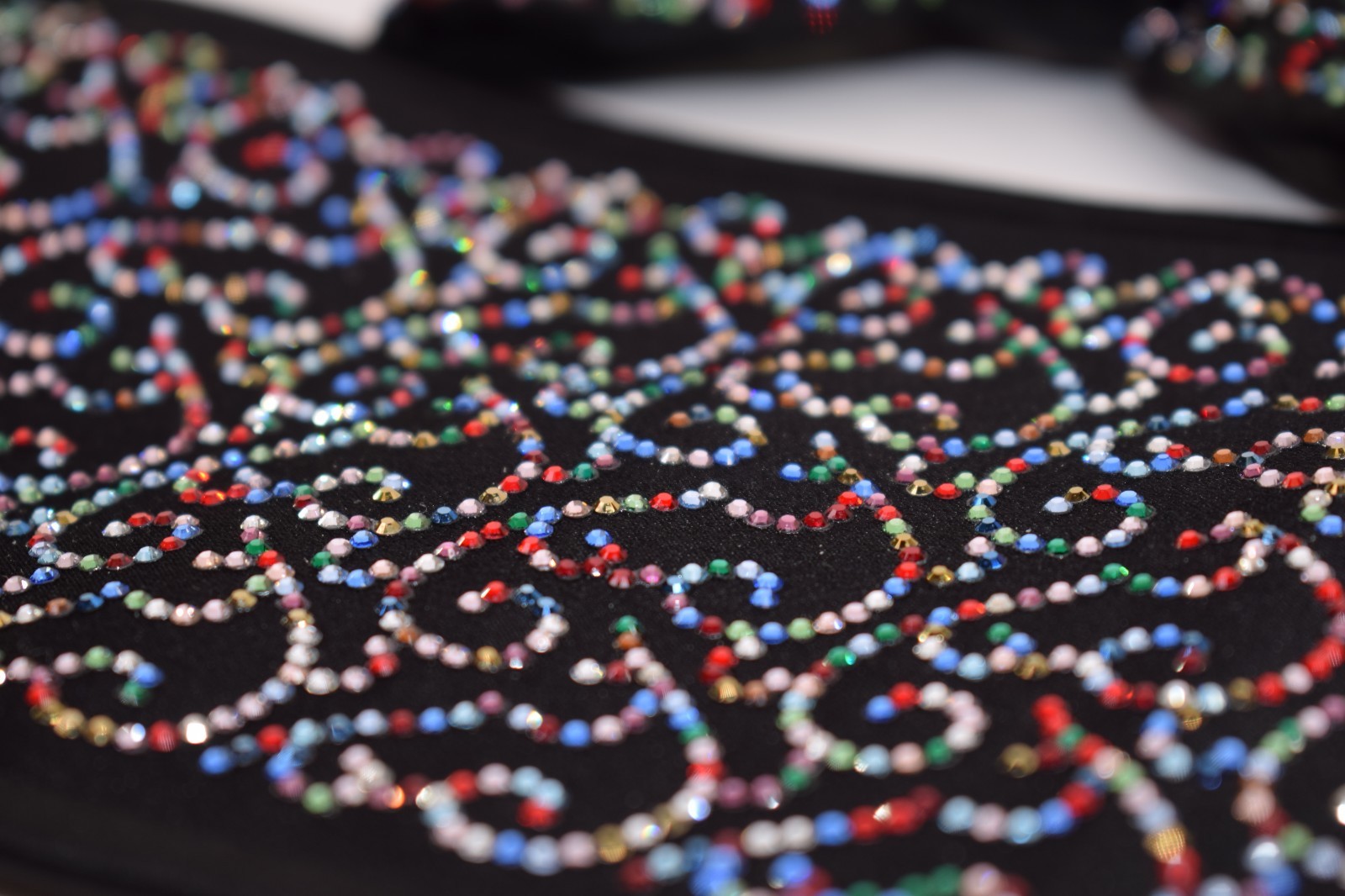 Stefano Ricci NWOT Bow Tie & Cummerbund Black W/ Rainbow Swarovski Crystals