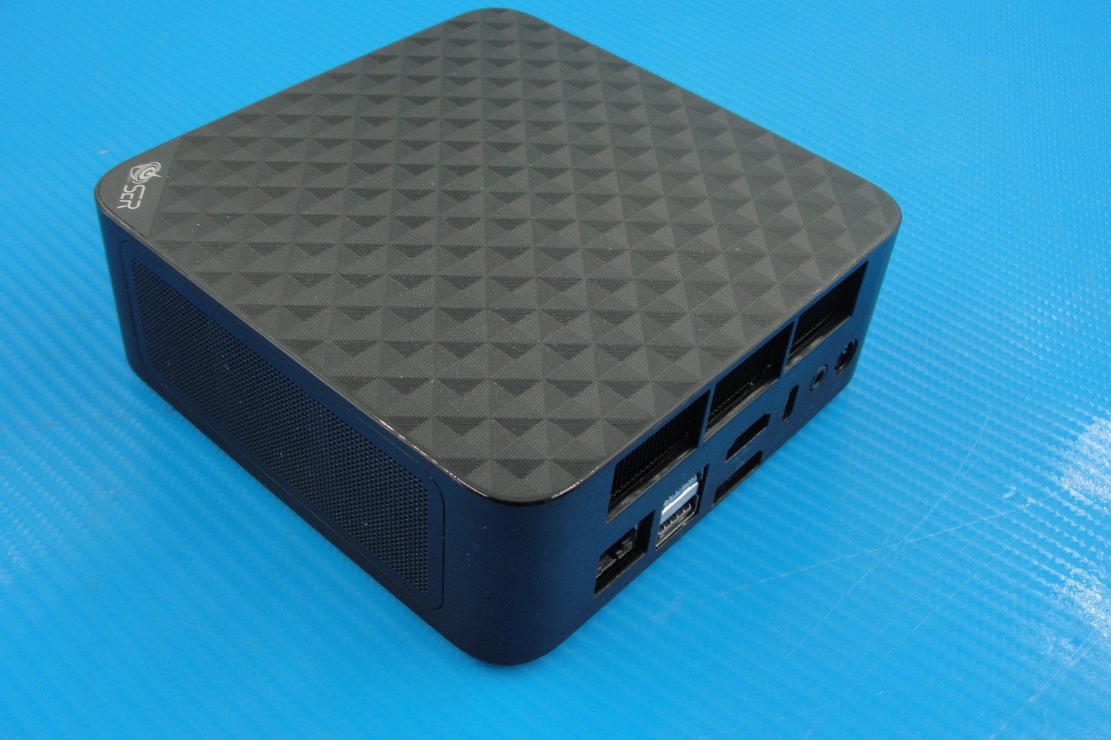 Beelink SER6 Mini PC Ryzen 9 6900HX 16GB RAM 1TB NVMe Win 11 - Thumbnail 4