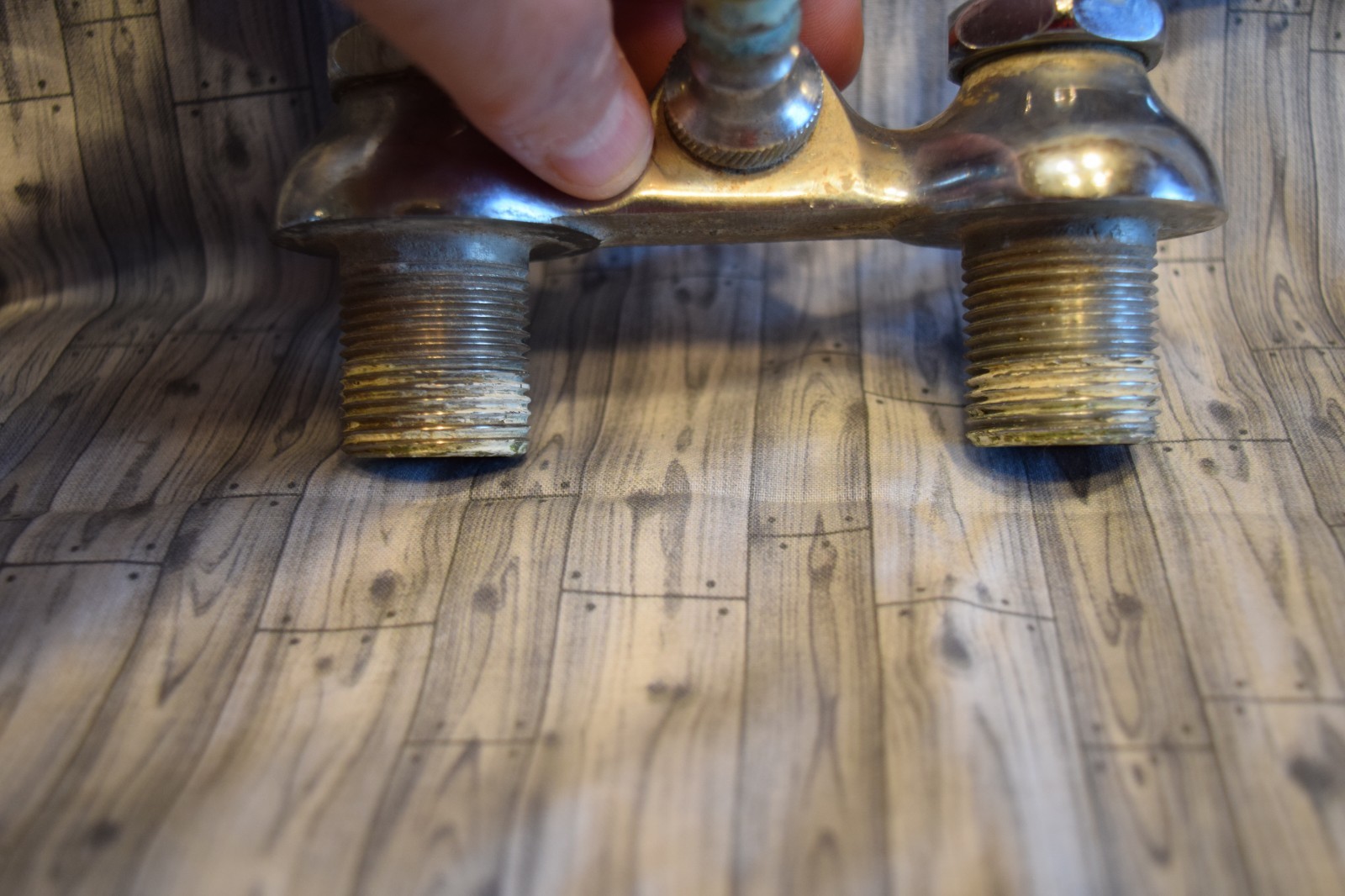 Antique  Victorian Claw Foot Tub Faucet Filler Hot-Cold H C handles