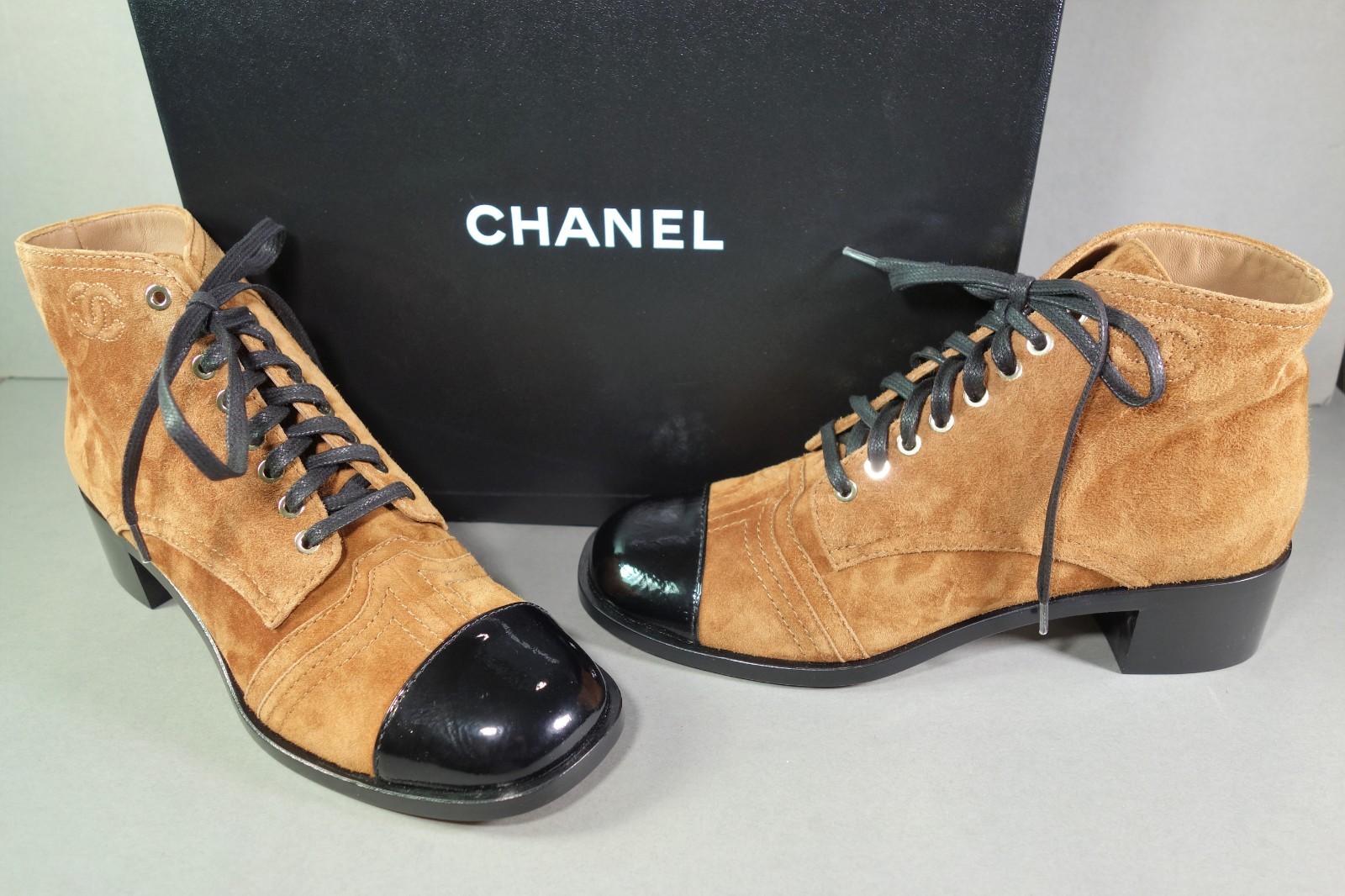 CHANEL 40.5 Lace Up 