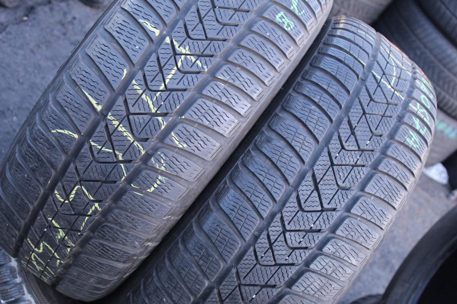 225 55 17 Pirelli, Winter, RunFlat, M+S, 97H, x2 A Pair 6.7mm (F1_tyres) L2057