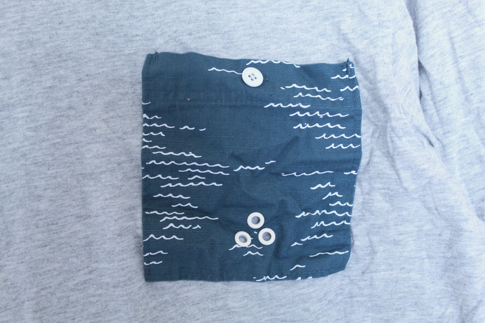 ALTAMONT Pocket Tee SIZE L Heather Grey Navy Blue Skate Skateboarding Button WOW