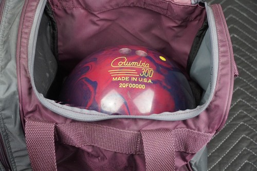 columbia 300 Messenger Titanium bowling ball