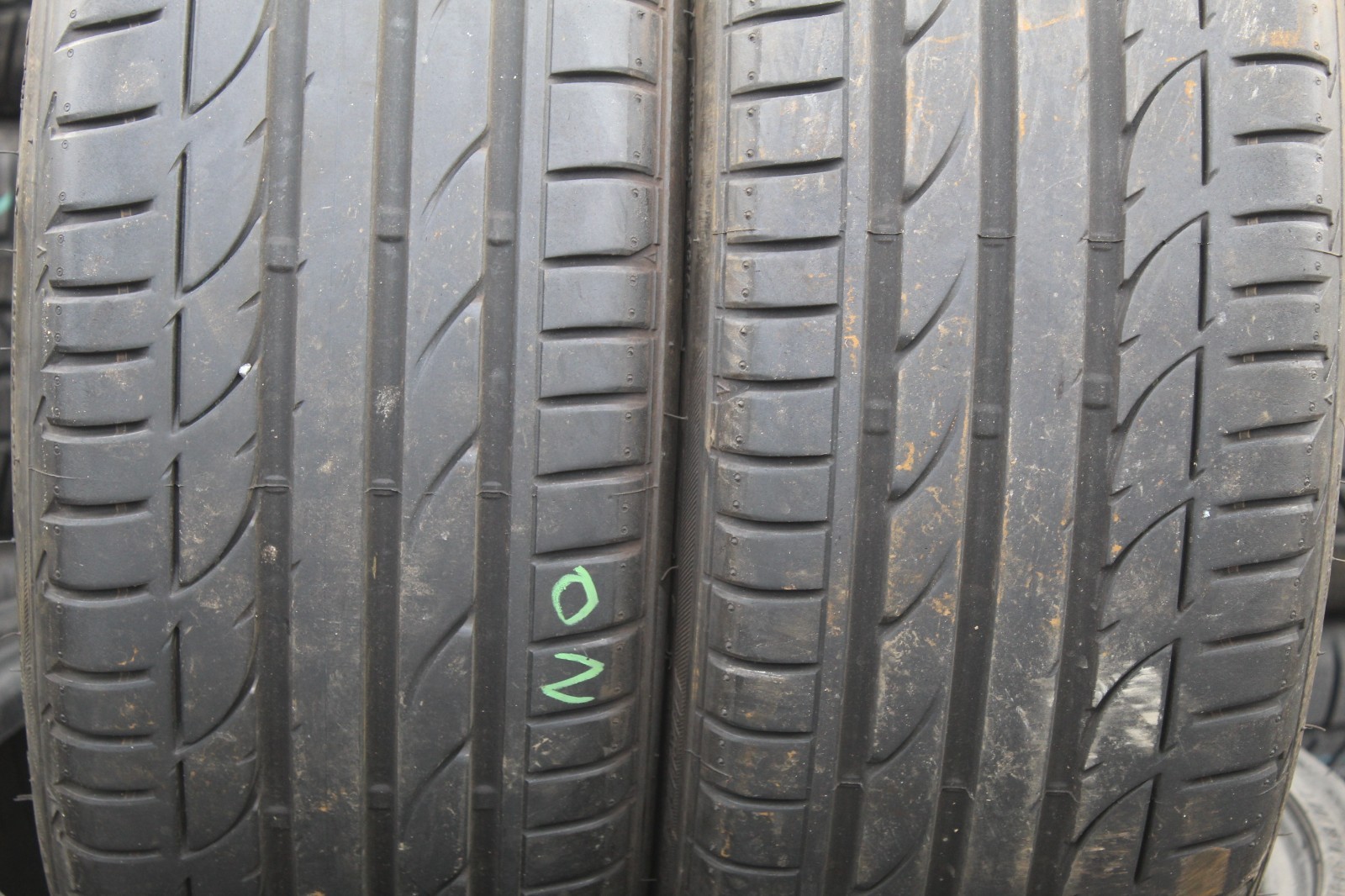215 40 17 Bridgestone, Potenza S001, AO, XL 87W x2 A Pair 7.5mm (F1_tyres) L3932