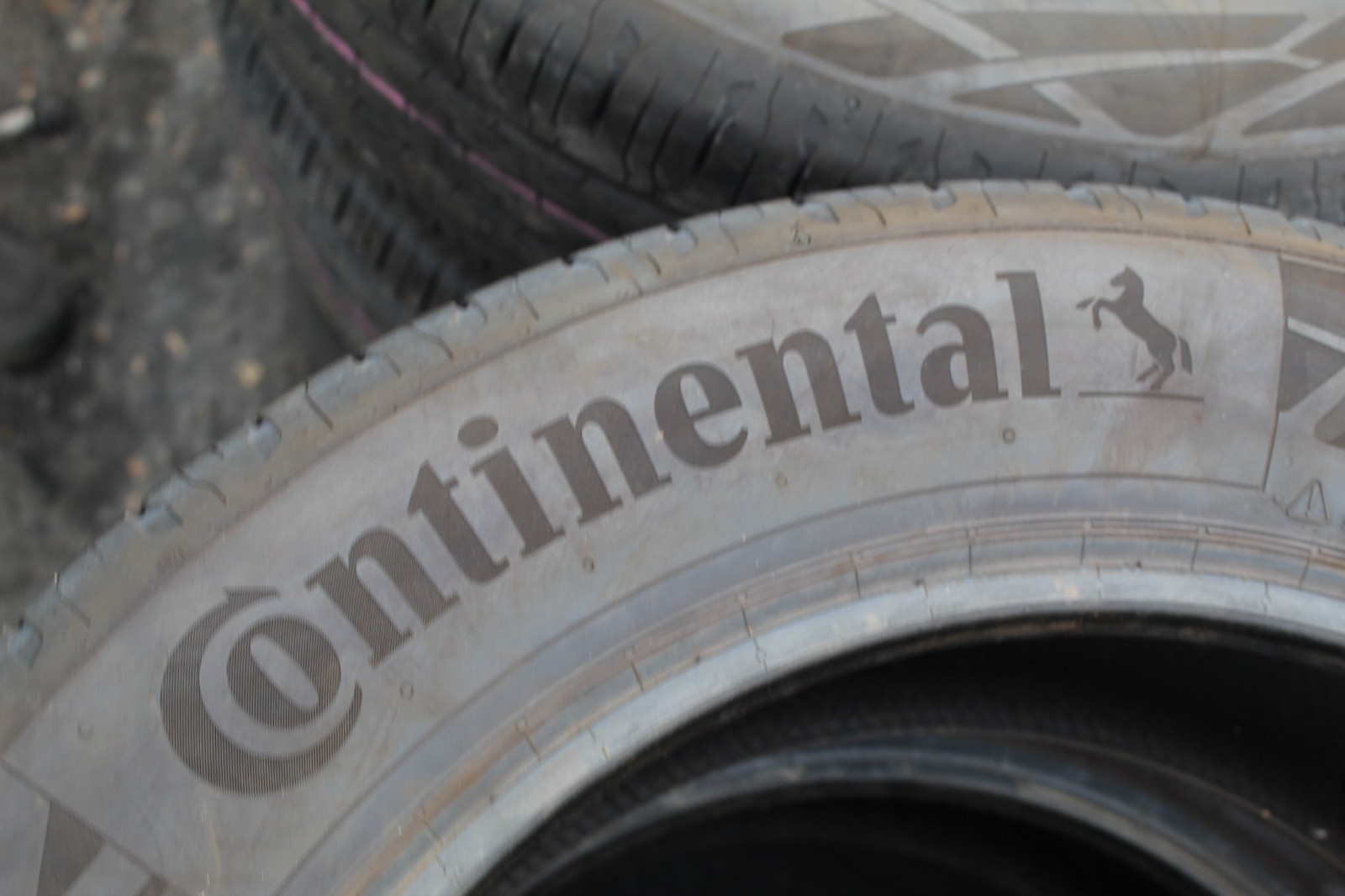 225 60 18 Continental, Eco Contact 6, XL, 104V, x2 A Pair 5.5mm (F1_tyres) L3624