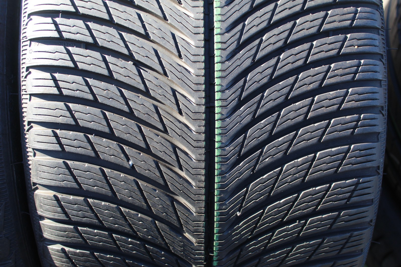 285 30 20 Michelin, Winter, XL, M+S, 99V, x2 A Pair 6.5mm (F1_tyres) L3848