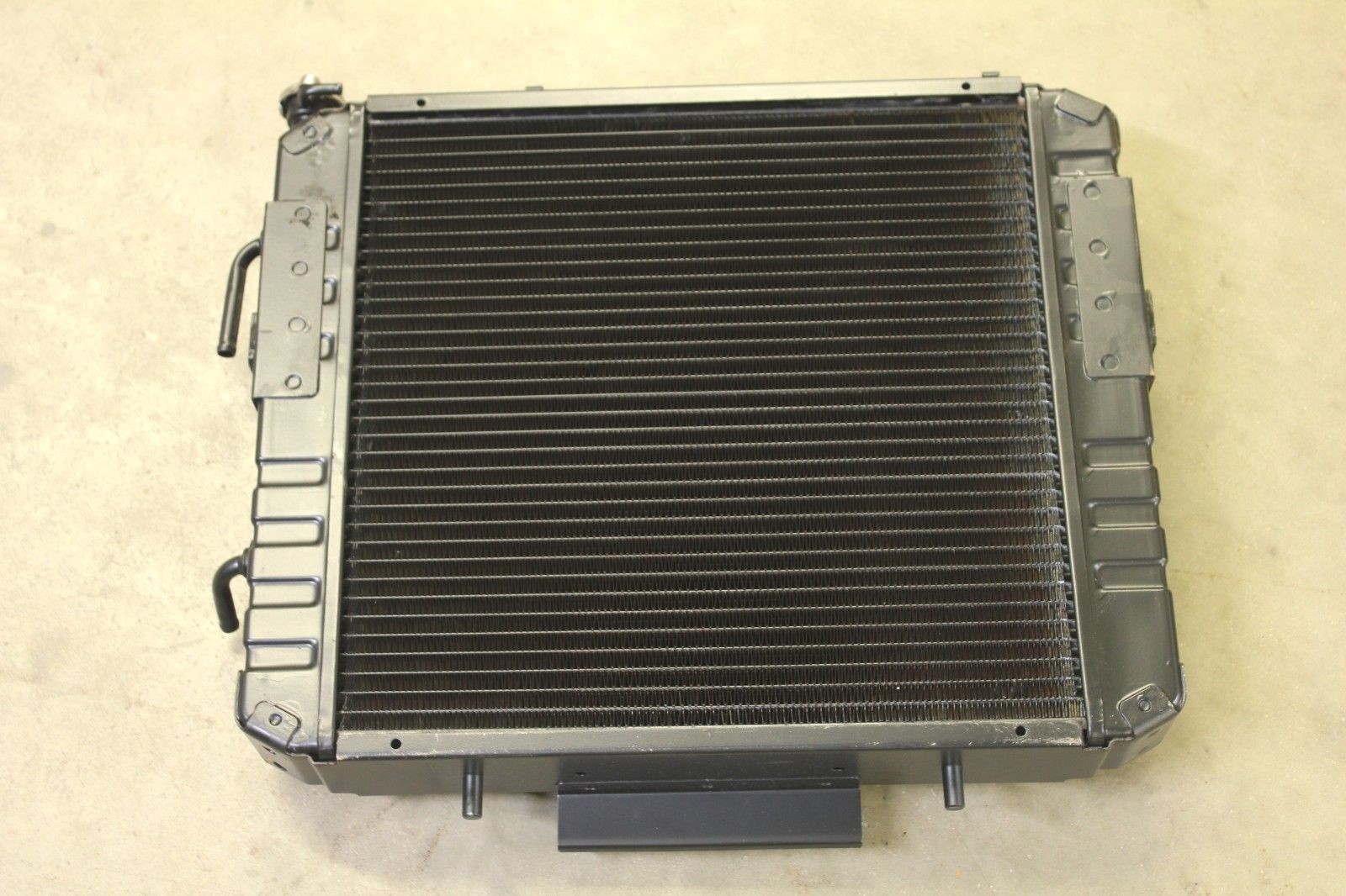 246058 Radiator for Toyota forklift (w/ oil cooler 9.00